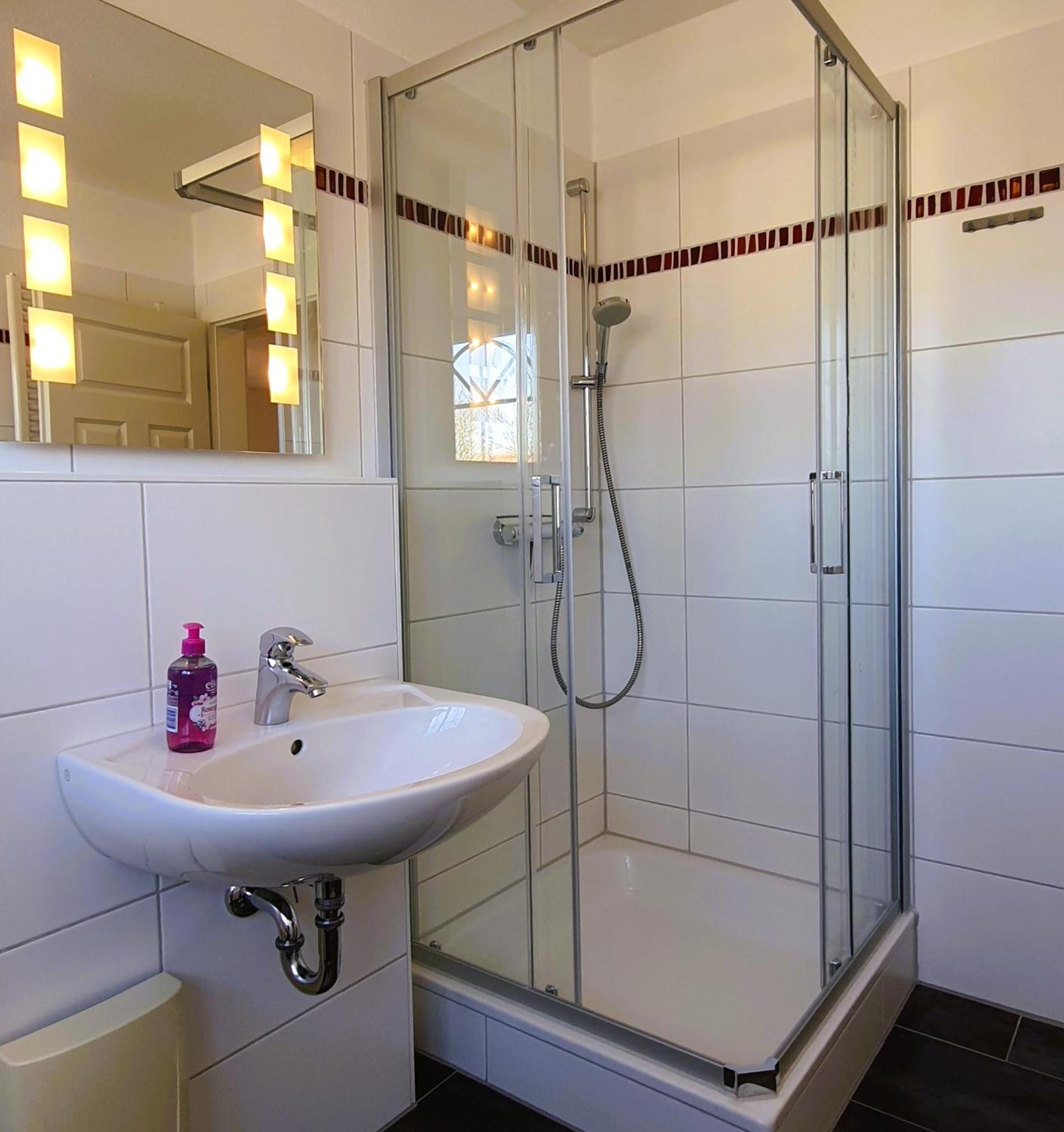 Appartamento Fritz_Reuter_Str_Sonnenuhr_Wg_5 Zingst Esterno foto